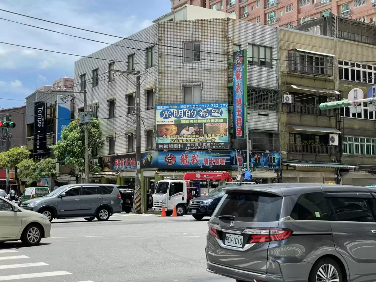 110.07.27 南崁中正路/忠孝西路電視牆