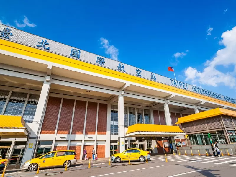 取得『臺北國際航空站-松山機場』廣告獨家代理。