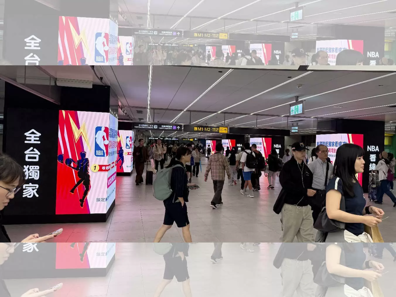 ✨全新獨家!六根圓柱 ㄇ字型三面電視牆 📺 ✨全新獨家!六根圓柱 ㄇ字型三面電視牆 📺