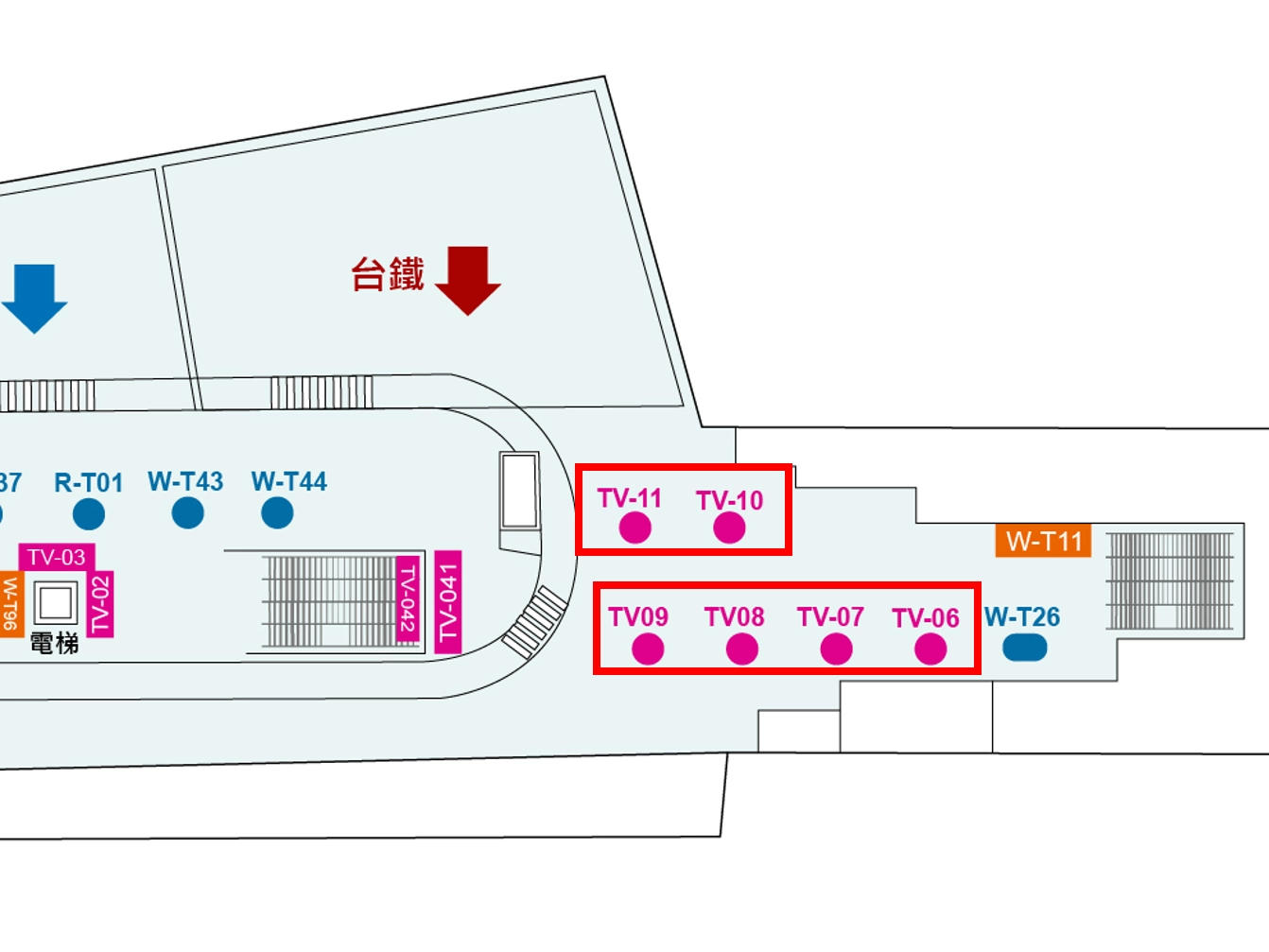 進出站前方六根圓柱 ㄇ字型三面電視牆｜R10-TV-06/07/08 /09/10/11