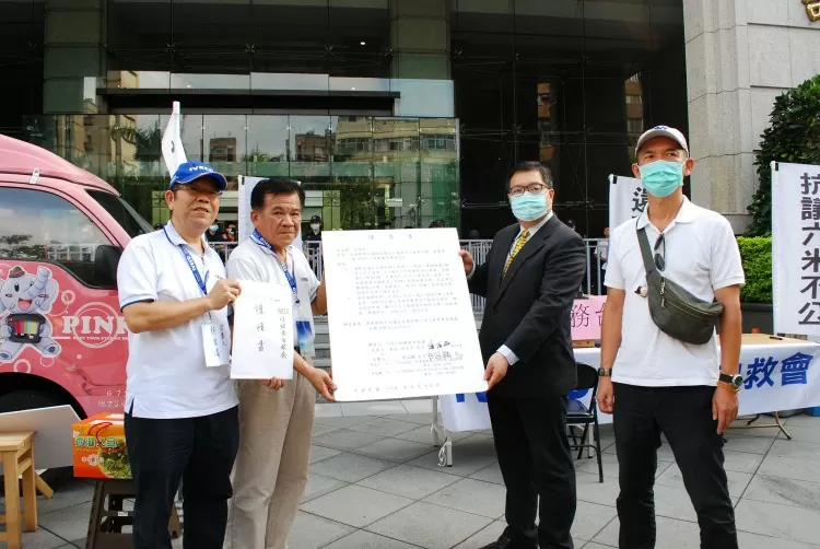 不滿六米車長做為大小貨車分界 IVECO經銷商、車主集結交通部前抗議！