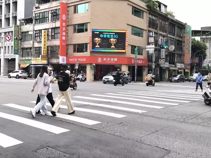 重慶家樂福 -重慶北路/保安街